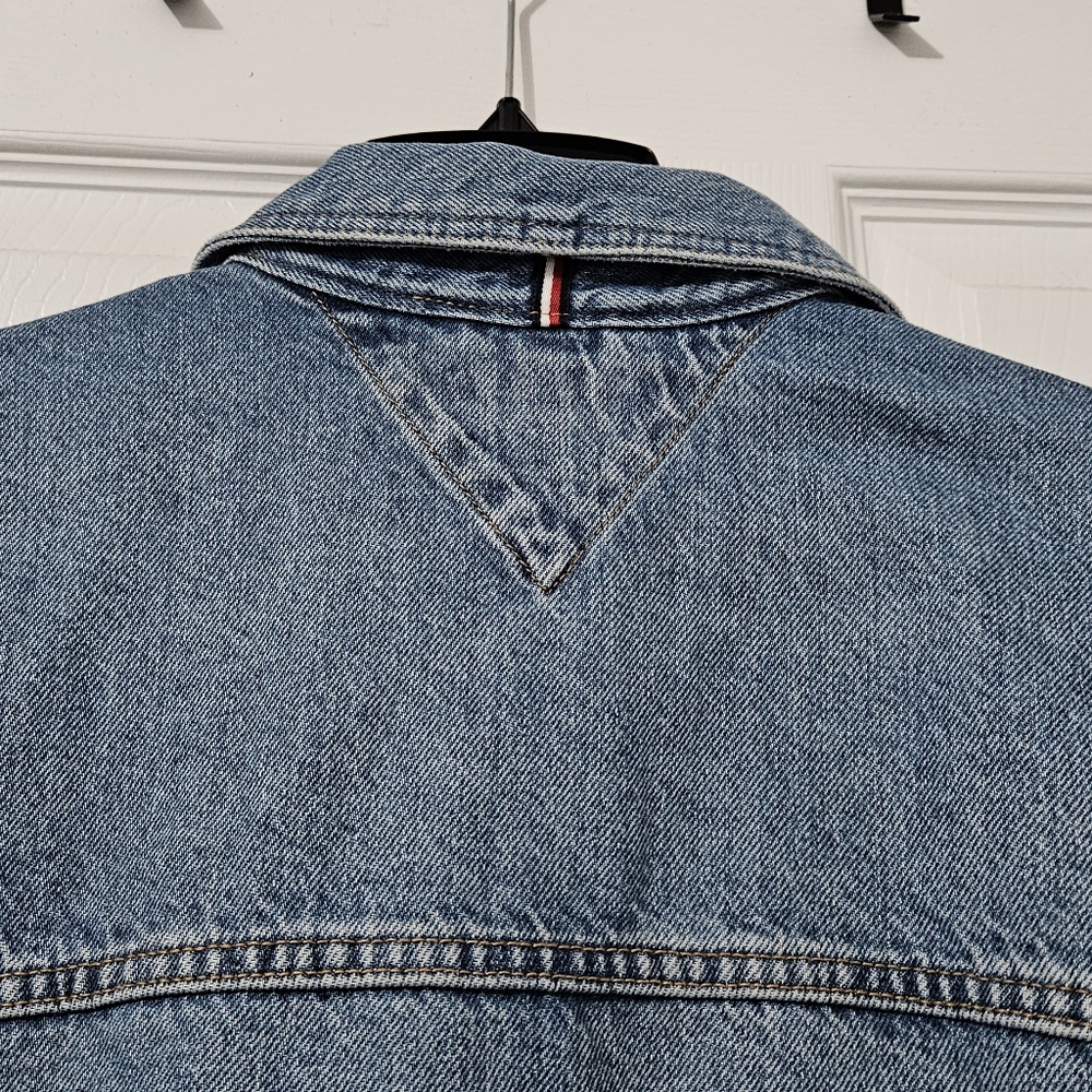 NWT: Women's Tommy Hilfiger Classic Denim Jacket - XXL - Picture 10 of 12